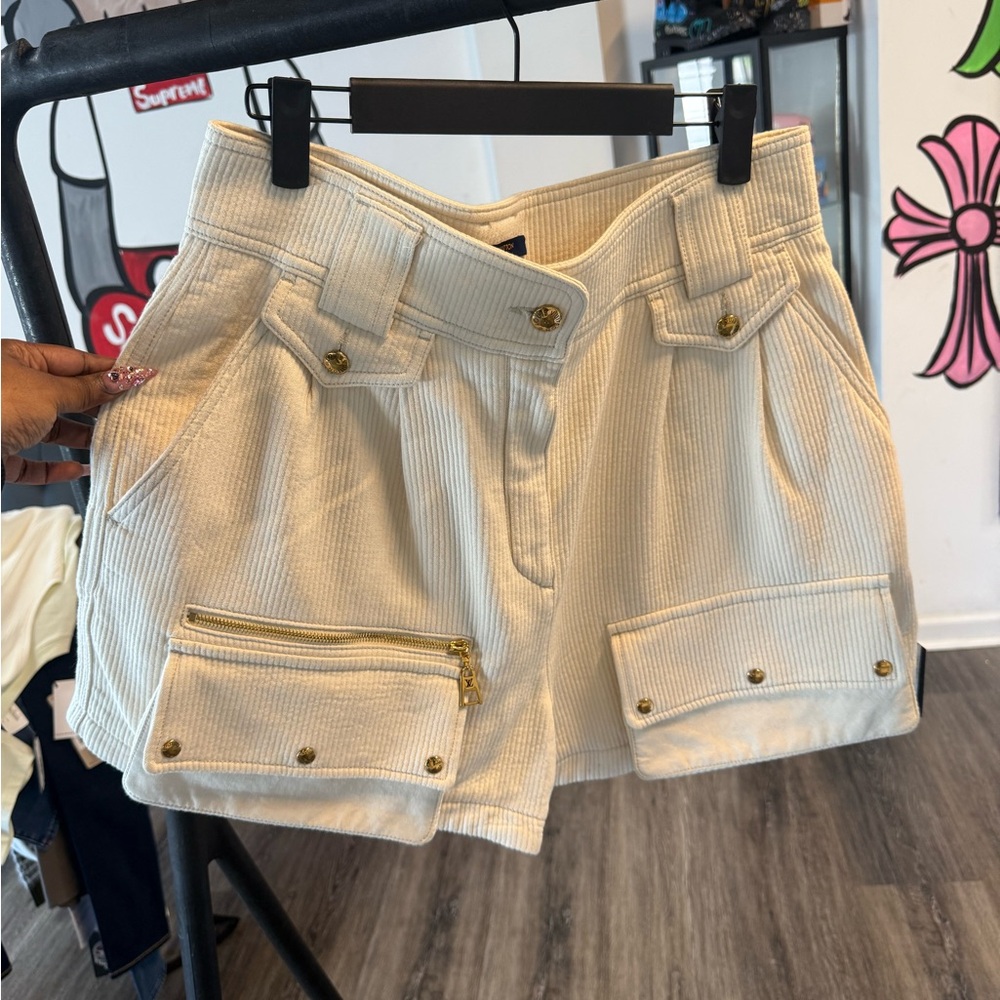 Stylish Cream Women's Shorts